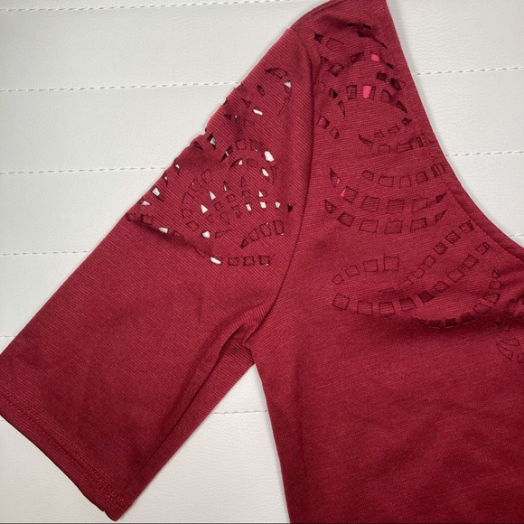 UO Kimchi Blue Brand Shirt with Cut Out Details - Picture 4 of 7